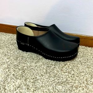 Handmade 🚨 BRAND NEW🚨 Oliver Pohl German Clogs